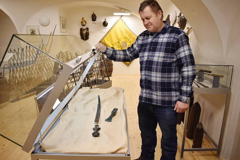 V Javorníku je k vidění unikátní akvizice VMJ – meč z doby bronzové