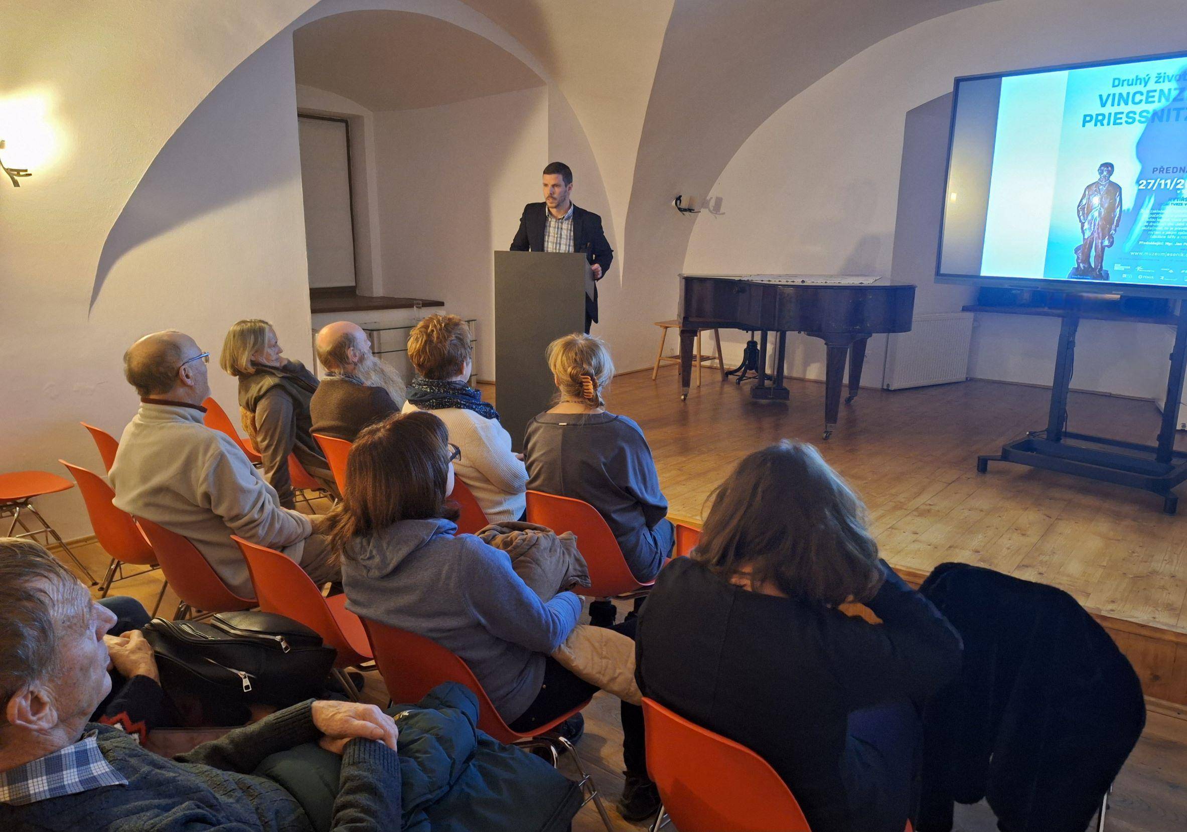 Přednáška o druhém životě Vincenze Priessnitze v Rytířském sále