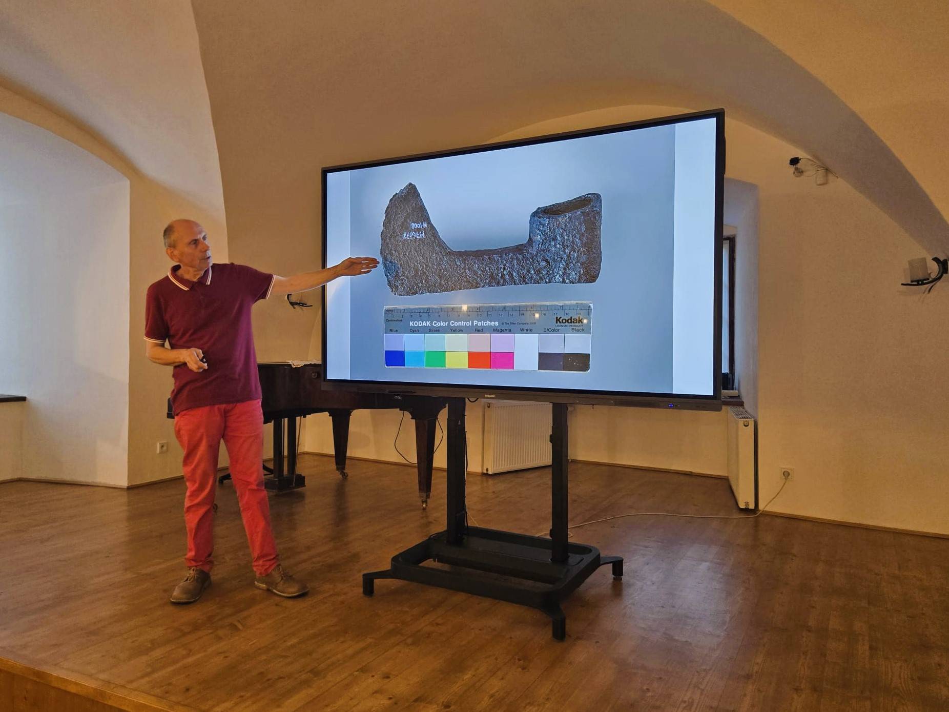 Jak se fotí sbírky? Přednáška nabídla pohled do zákulisí digitalizace muzejních předmětů