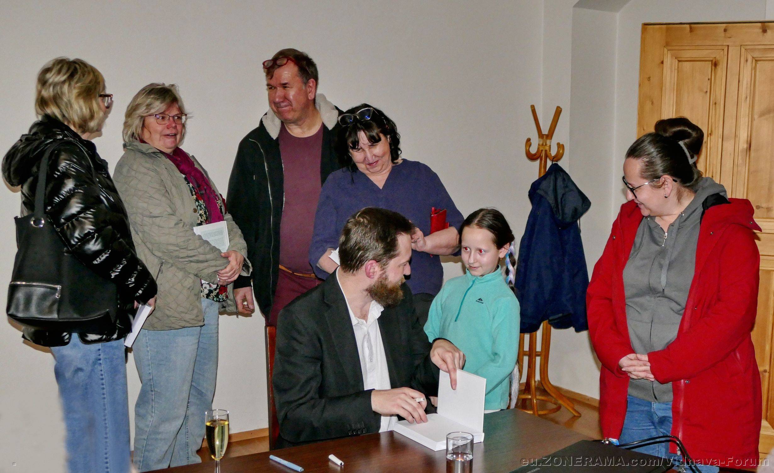 Druhý křest, tentokrát na rodné půdě. Kniha o dr. Lorenzovi představena ve Vidnavě