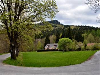 Rozhlasové putování podél zlatonosné Střední Opavy do osady Bílý Potok s Matějem Matelou
