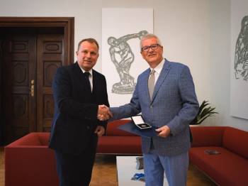 Dlouholetý spolupracovník muzea a bývalý archivář Květoslav Growka oceněn Univerzitou Palackého