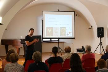 Co lze vyčíst z herbářů? (přednáška)