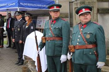 Odhalení pamětní desky npor. A. Guhra