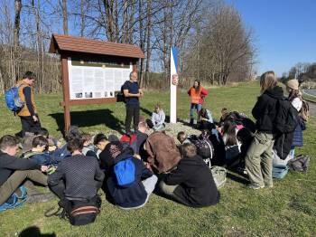 Do světa tajuplných vápenek, ztrácejících se vod a zaniklých osad