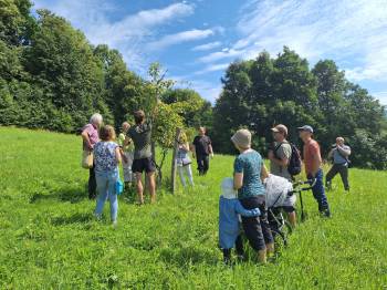 Exkurze do městského ovocného sadu s pomologem Ondřejem Dovalou