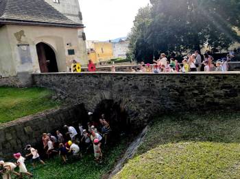 Na mostě a v nádvoří Vodní tvrze se strhla bitva s čarodějem