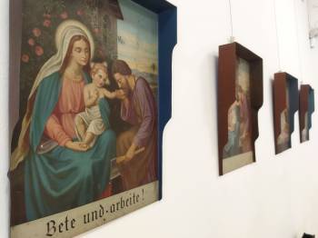 Drobná výstava o zlatohorském malíři Emilu Brendelovi ve foyer Vodní tvrze