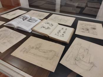 Výstava ve foyer se stala rovněž nečekaně vzpomínkou na zesnulého MUDr. Aloise Kubíka