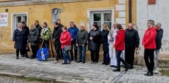 Vzpomínkové pásmo na slavného ortopeda dr. Adolfa Lorenze završeno